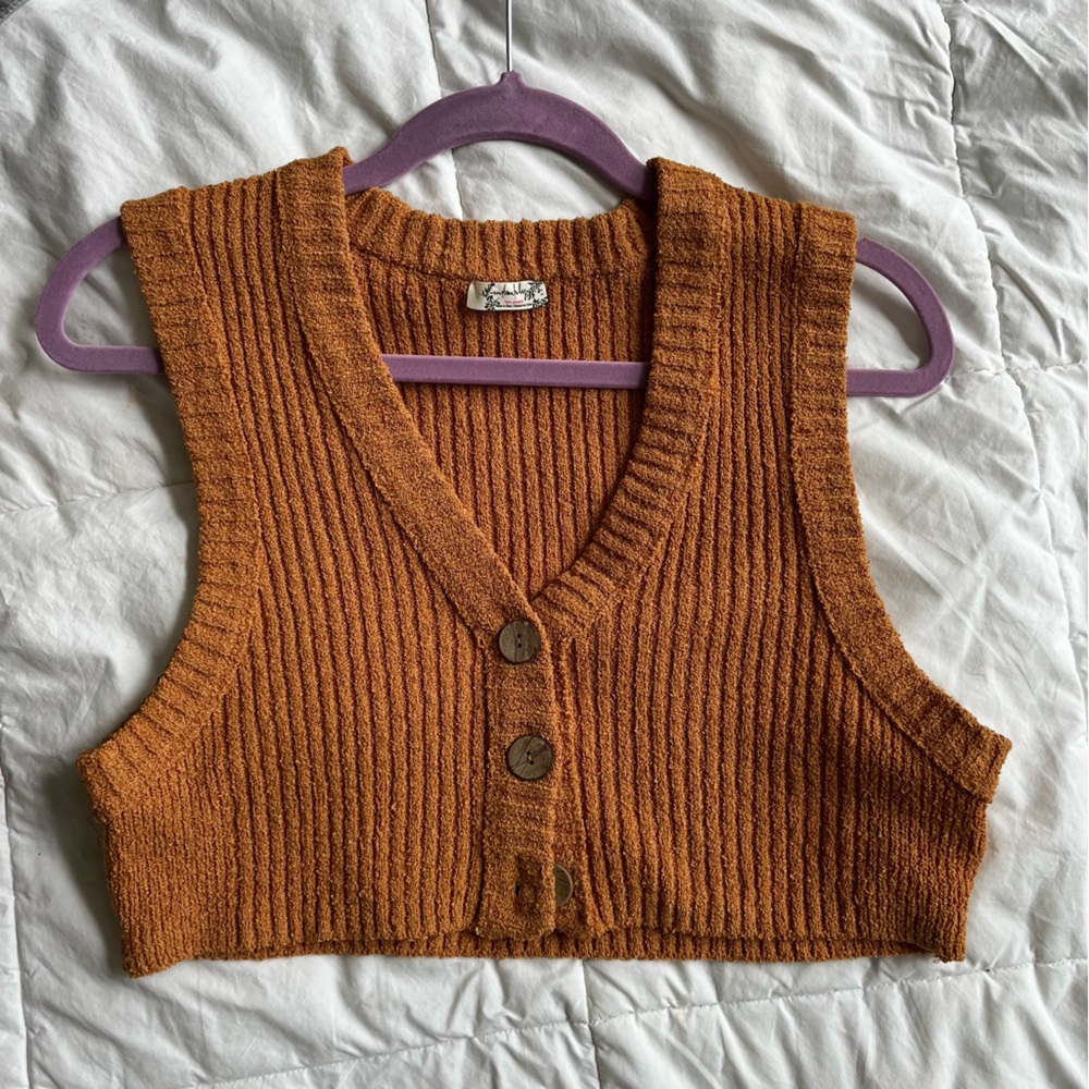 FREE PEOPLE CROP SWEATER BUTTON TANK